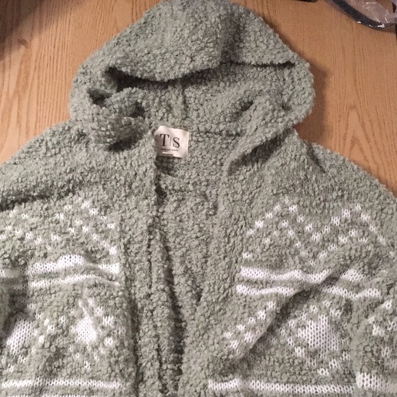 New Women’s Twine & String Cozy Ivory Green Hooded Cardigan size Medium/Large - Picture 4 of 8